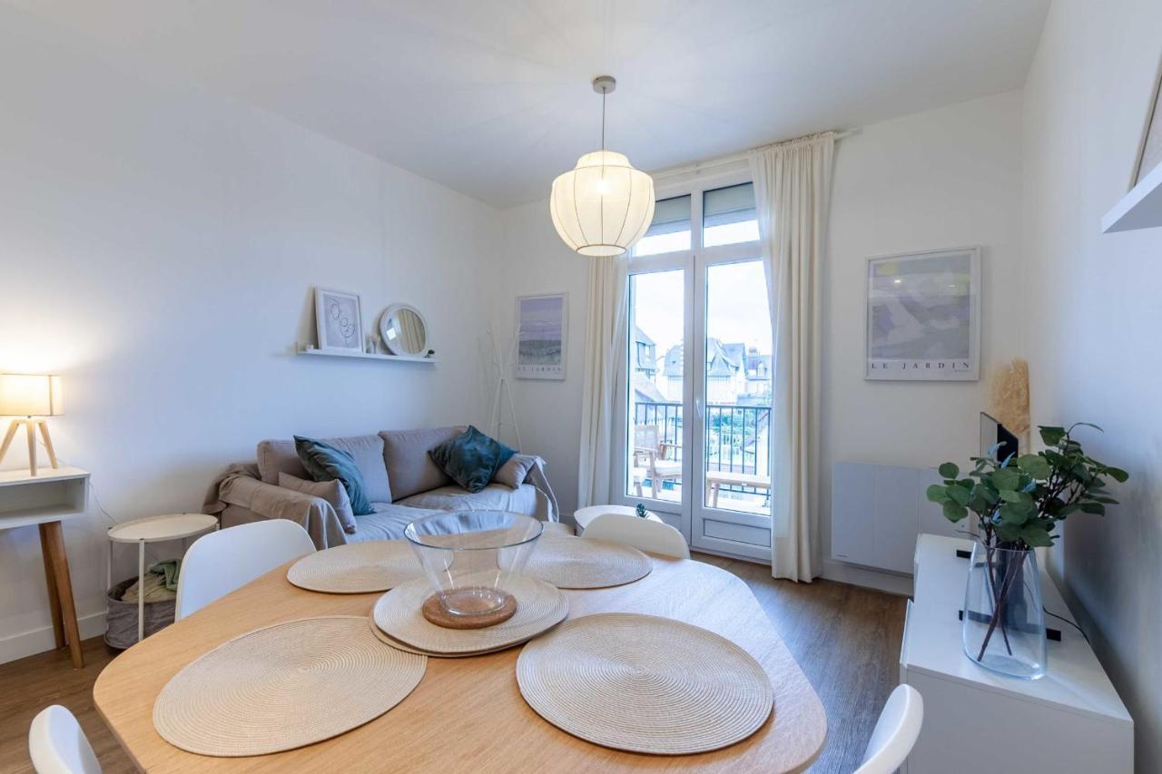 2-Bedroom Apartment With Balcony Near Hippodrome Deauville Luaran gambar
